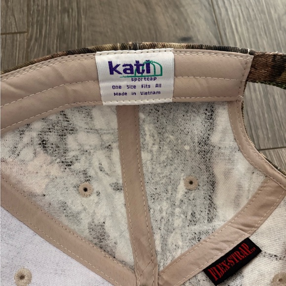 Harris Walz Baseball Hat - Picture 2 of 3